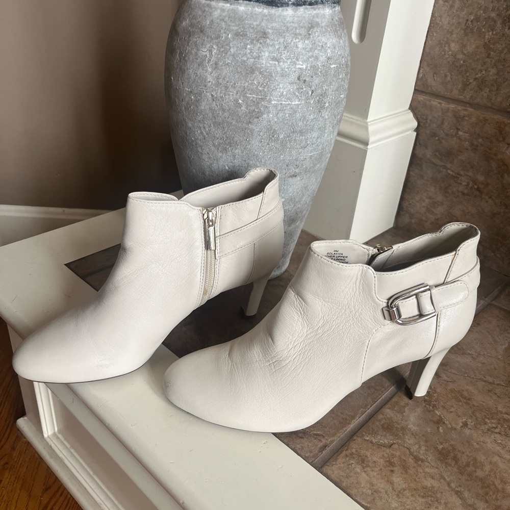 Elegant White Ankle Boots